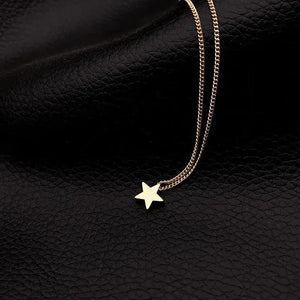Gold or Silver Alloy Star Pendant Necklace: Yellow Gold