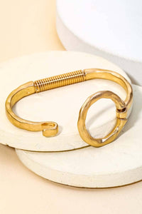 Hammered Circle Bangle Bracelet: WG