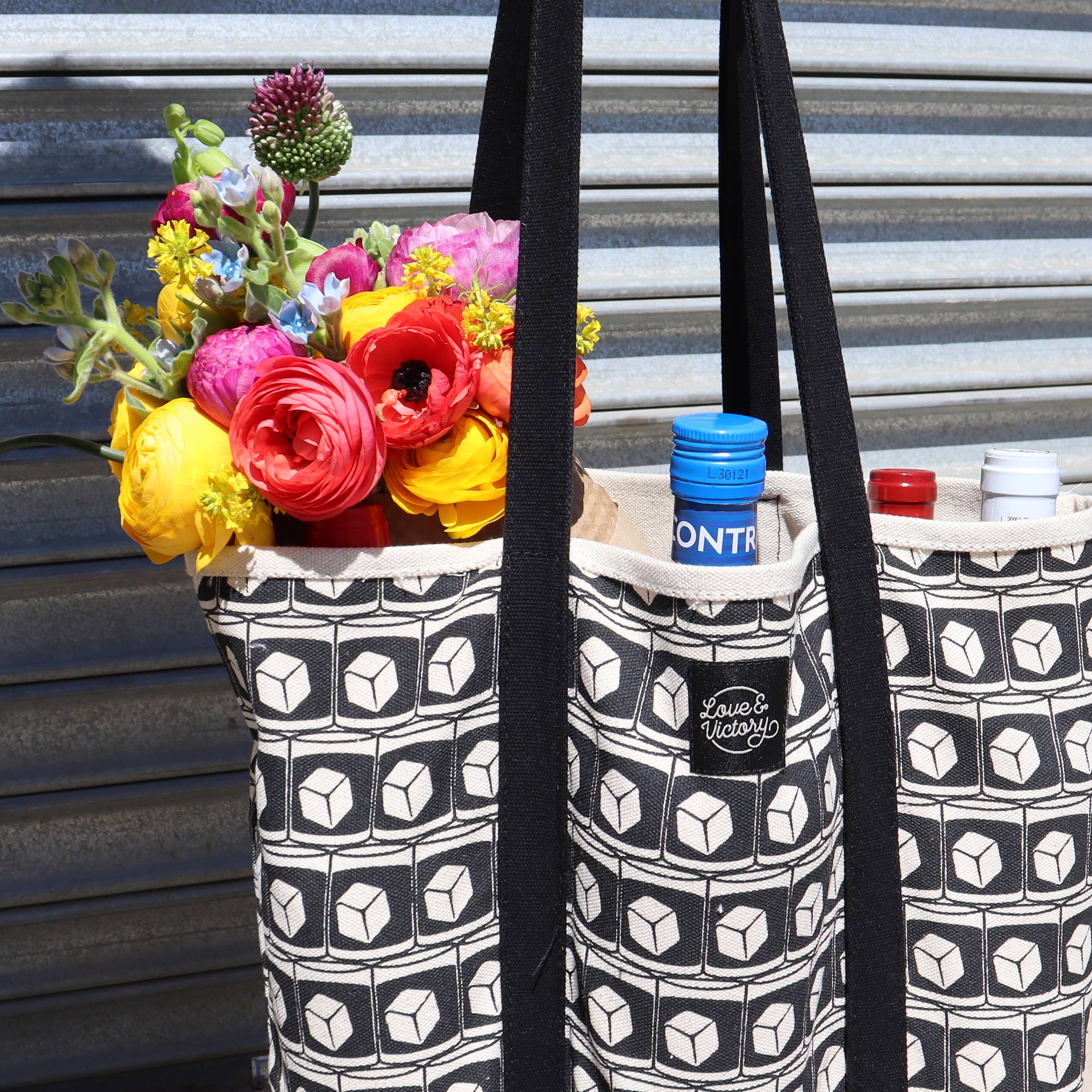 On The Rocks Print Bottle Tote